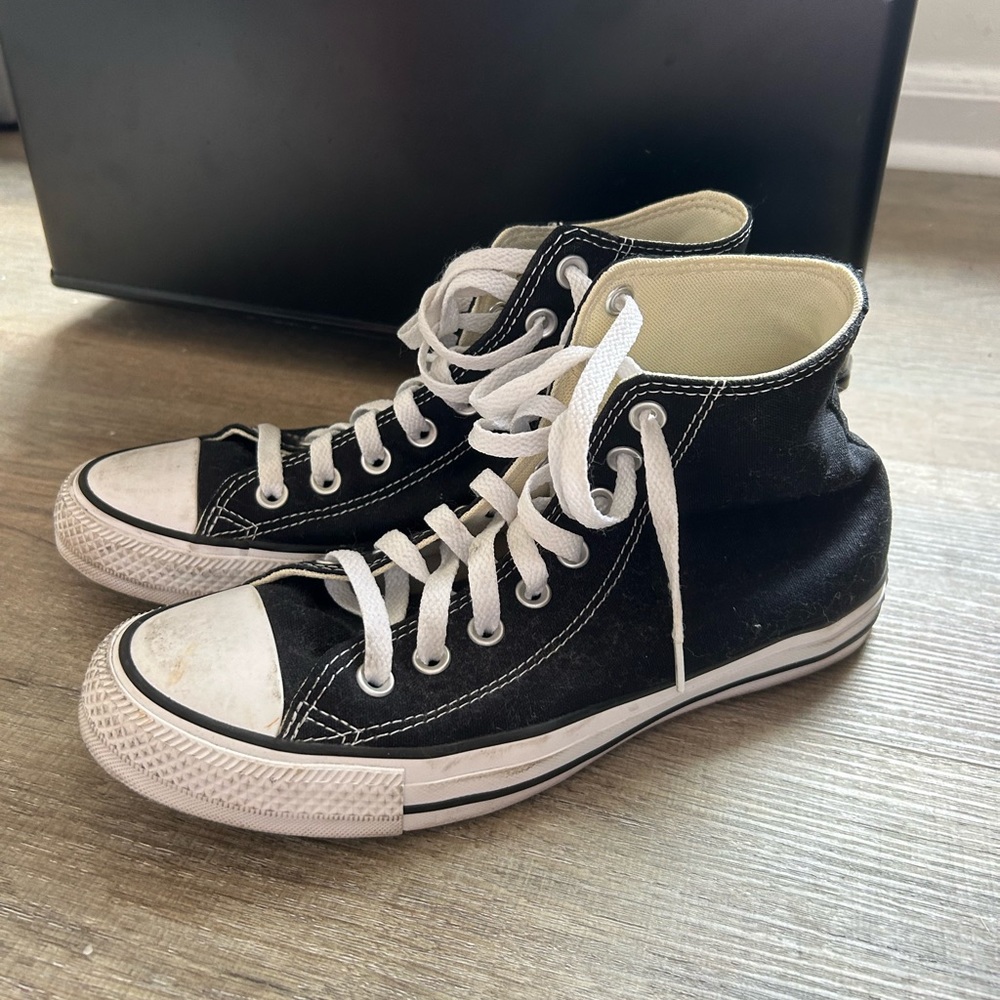 BARELY WORN CONVERSE ALSTAR BLACK HIGH TOPS